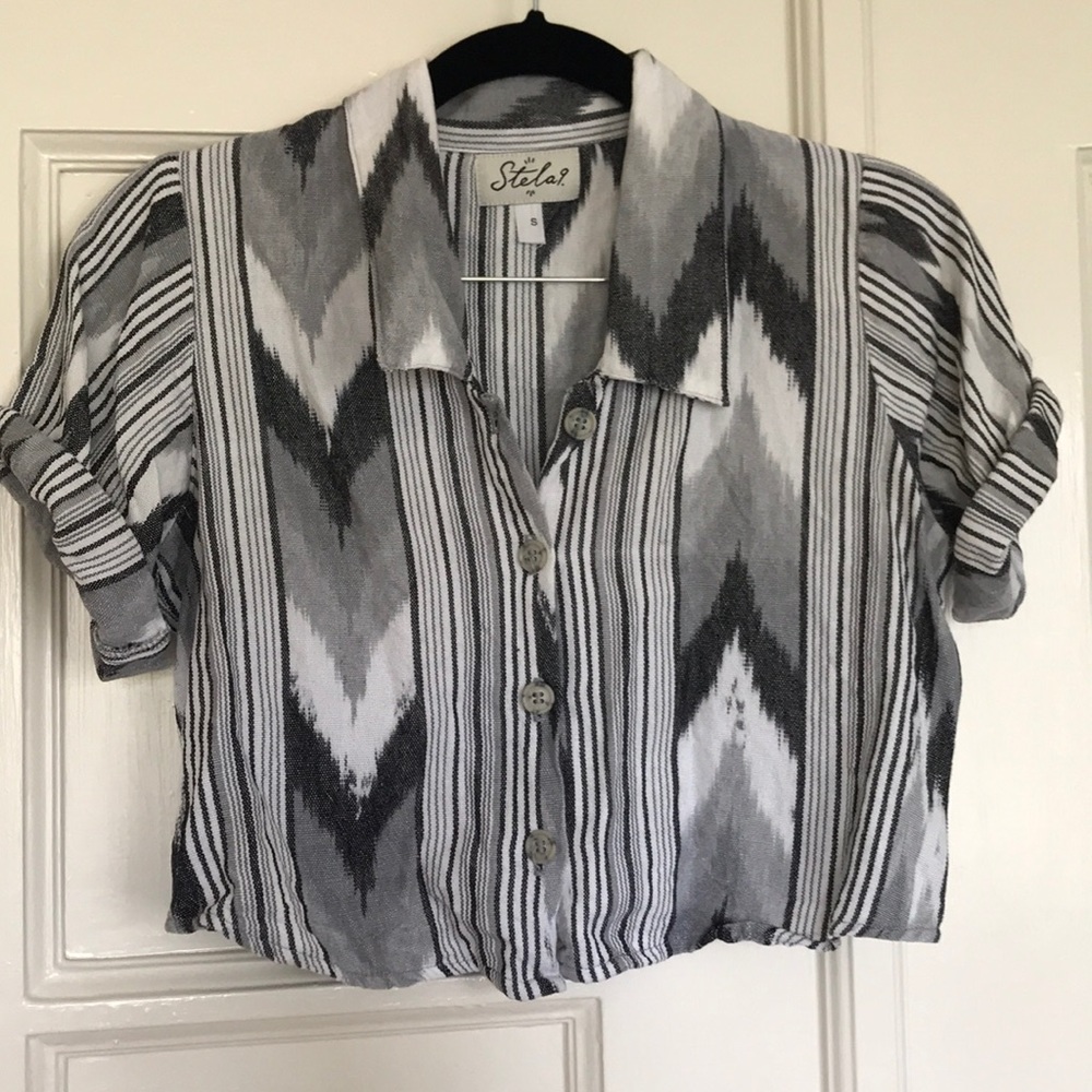 Stela 9 Cropped Button Down Top